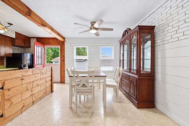 38 Gifford Ave, Dartmouth, MA 02747
