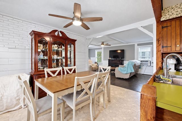 38 Gifford Ave, Dartmouth, MA 02747