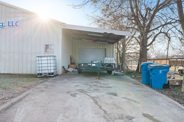 217 W Hill St, Navasota, TX 77868