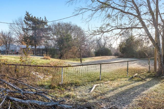 217 W Hill St, Navasota, TX 77868