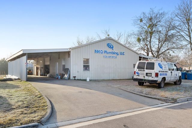 217 W Hill St, Navasota, TX 77868