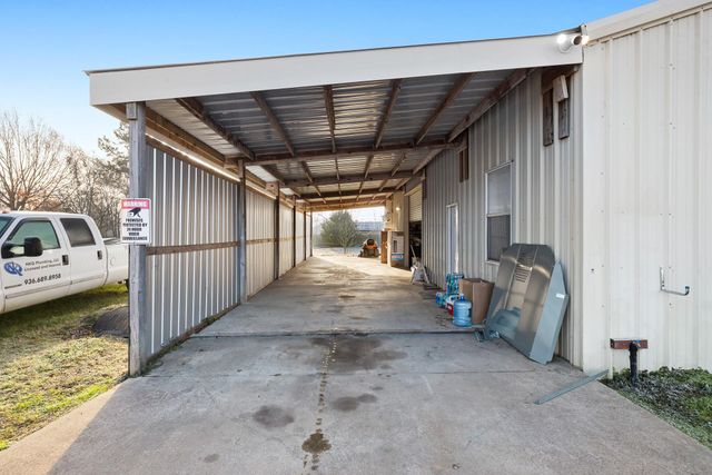 217 W Hill St, Navasota, TX 77868