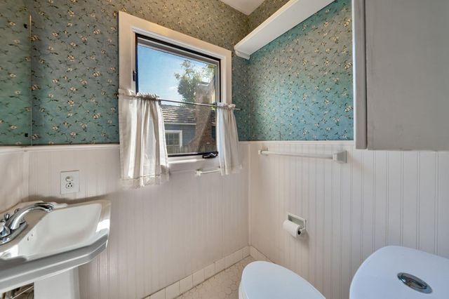 2026 Forrest St, Sacramento, CA 95815