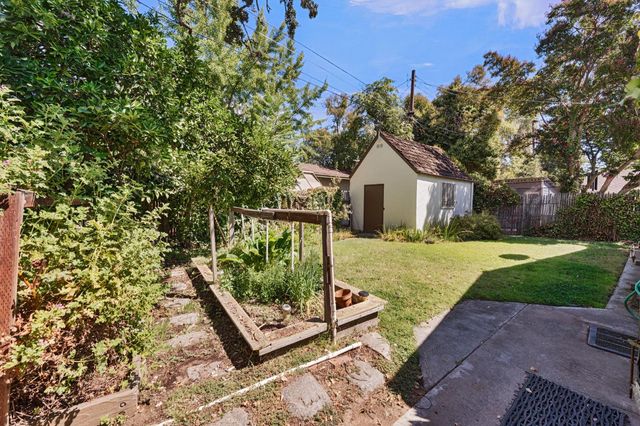 2026 Forrest St, Sacramento, CA 95815