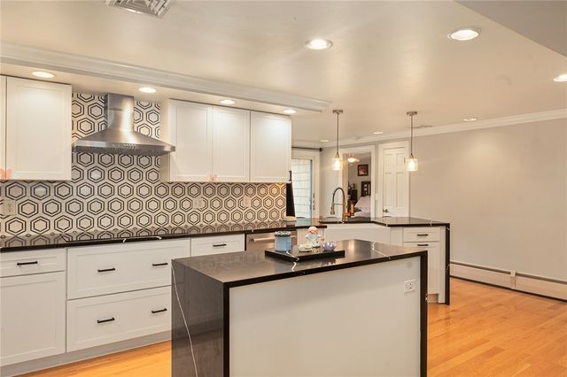101 Glen Ridge Road, Cranston, RI 02920