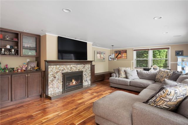 101 Glen Ridge Road, Cranston, RI 02920