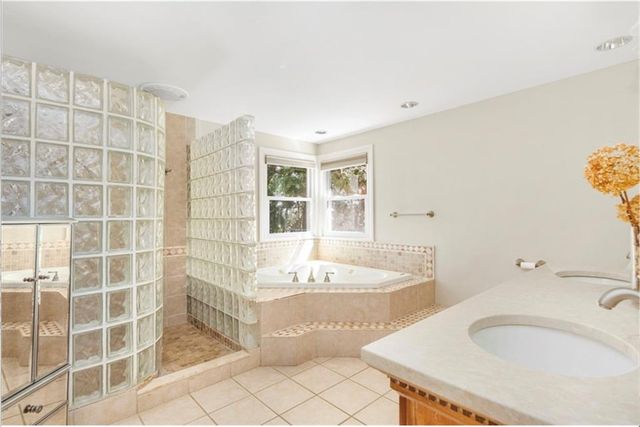 101 Glen Ridge Road, Cranston, RI 02920