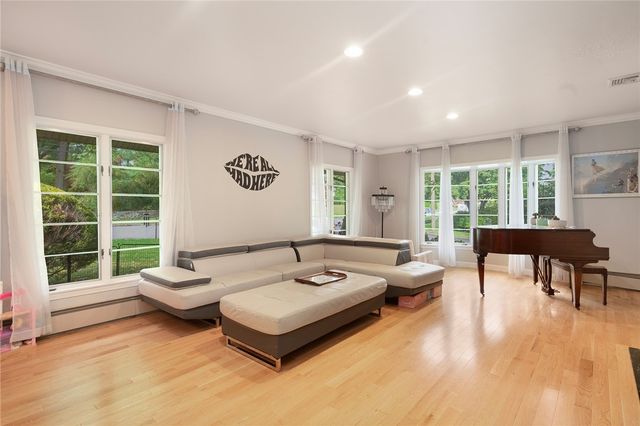 101 Glen Ridge Road, Cranston, RI 02920