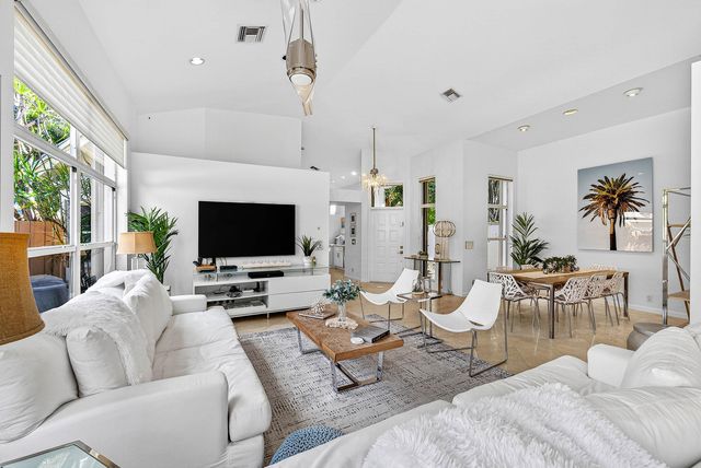 6601 NW 26th Way, Boca Raton, FL 33496