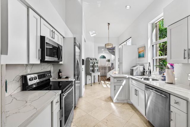 6601 NW 26th Way, Boca Raton, FL 33496