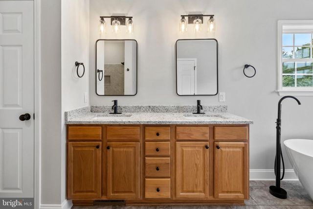10001 OLD TRAVELERS RD, Spotsylvania, VA 22551