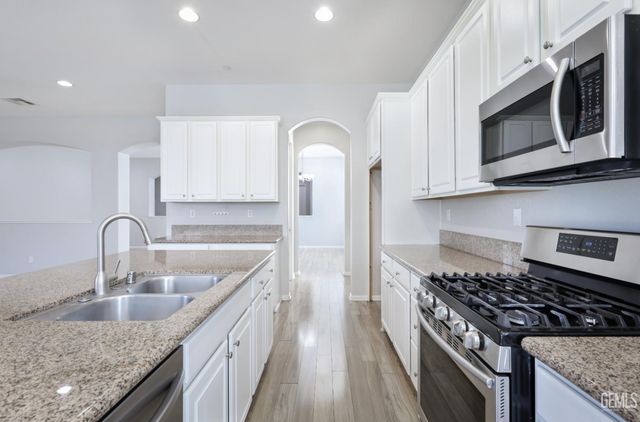 15719 Tallus Ranch Drive, Bakersfield, CA 93314