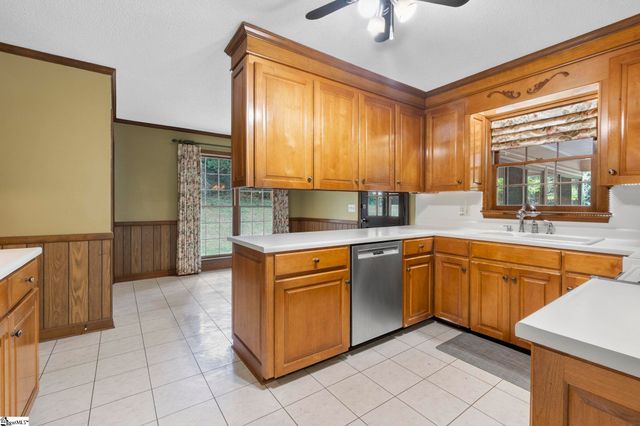 1204 Stonehurst Drive, Anderson, SC 29621