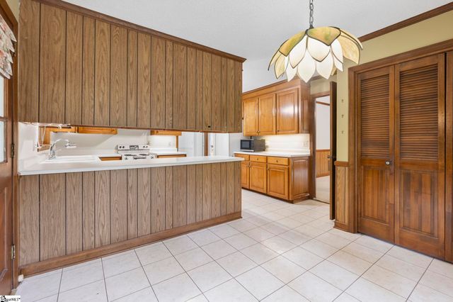 1204 Stonehurst Drive, Anderson, SC 29621