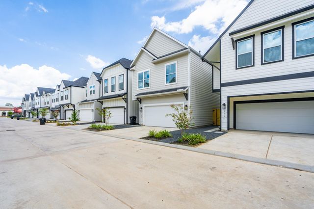 8440 Berry Brush, Houston, TX 77022