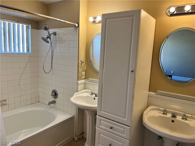 5705 Cliff Point Court, Las Vegas, NV 89149