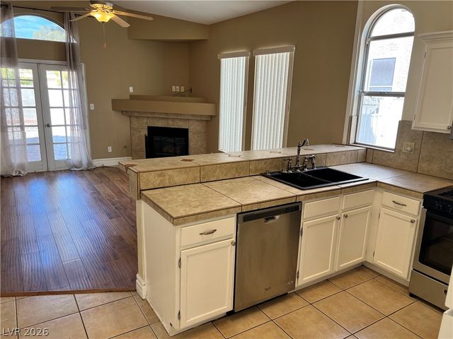 5705 Cliff Point Court, Las Vegas, NV 89149