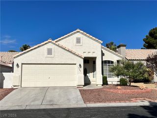 5705 Cliff Point Court, Las Vegas, NV 89149