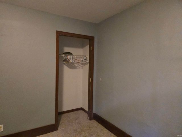 909 W 4th Street, Bicknell, IN 47512