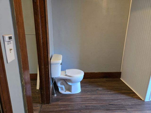 909 W 4th Street, Bicknell, IN 47512