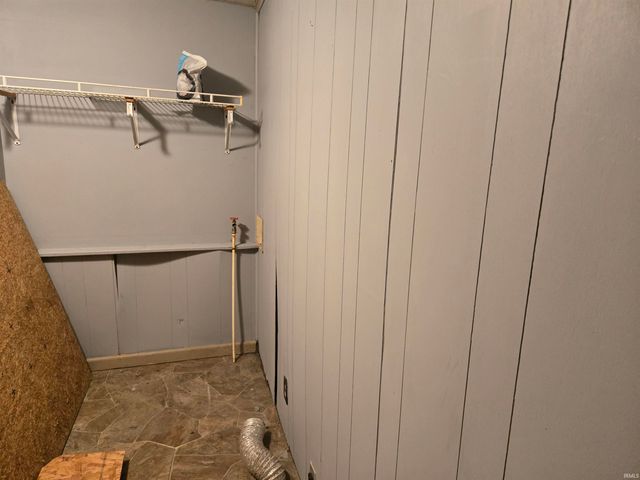 909 W 4th Street, Bicknell, IN 47512