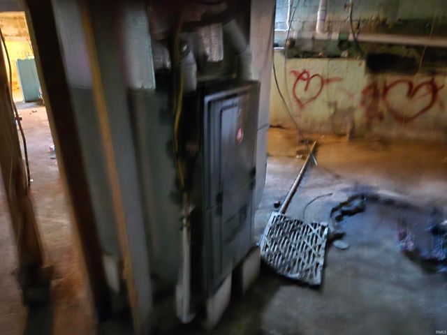 909 W 4th Street, Bicknell, IN 47512