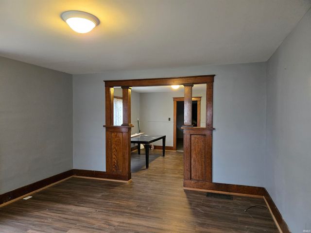 909 W 4th Street, Bicknell, IN 47512