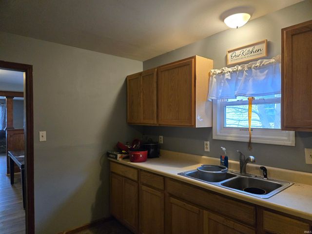 909 W 4th Street, Bicknell, IN 47512