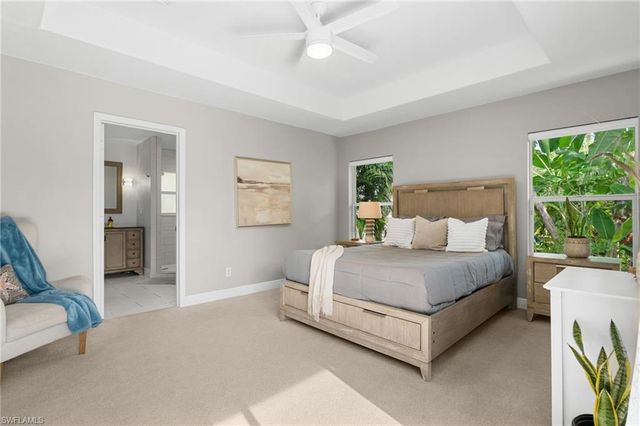 20 Heritage WAY, Naples, FL 34110