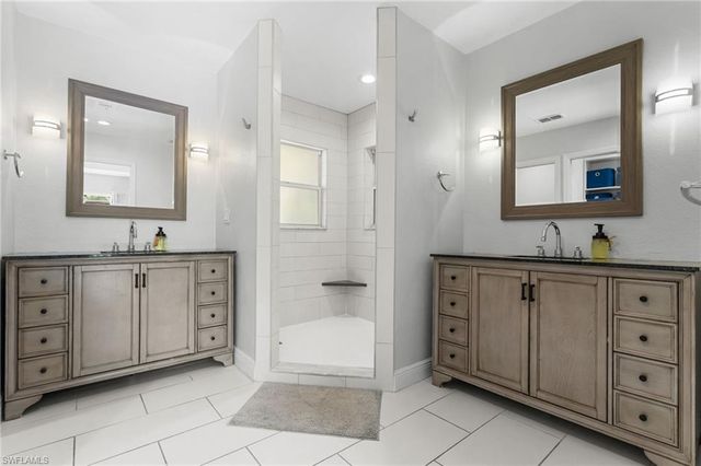 20 Heritage WAY, Naples, FL 34110