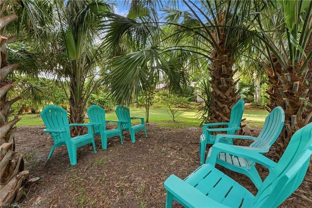 20 Heritage WAY, Naples, FL 34110
