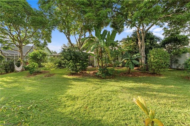 20 Heritage WAY, Naples, FL 34110