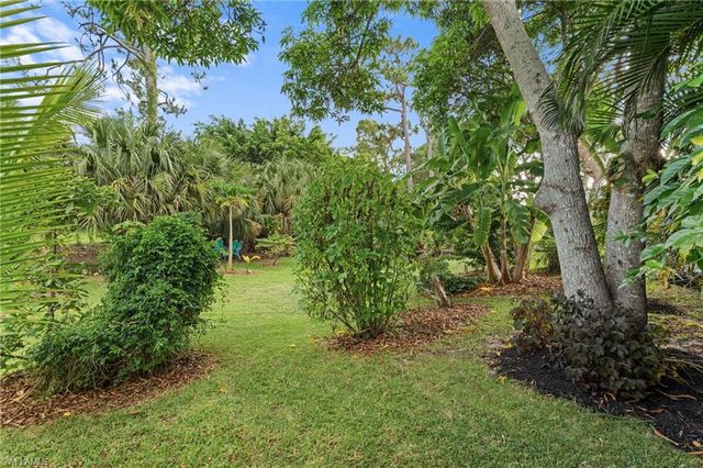 20 Heritage WAY, Naples, FL 34110