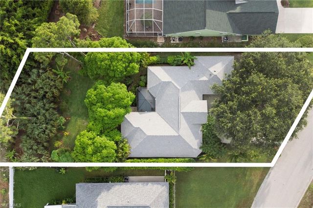 20 Heritage WAY, Naples, FL 34110
