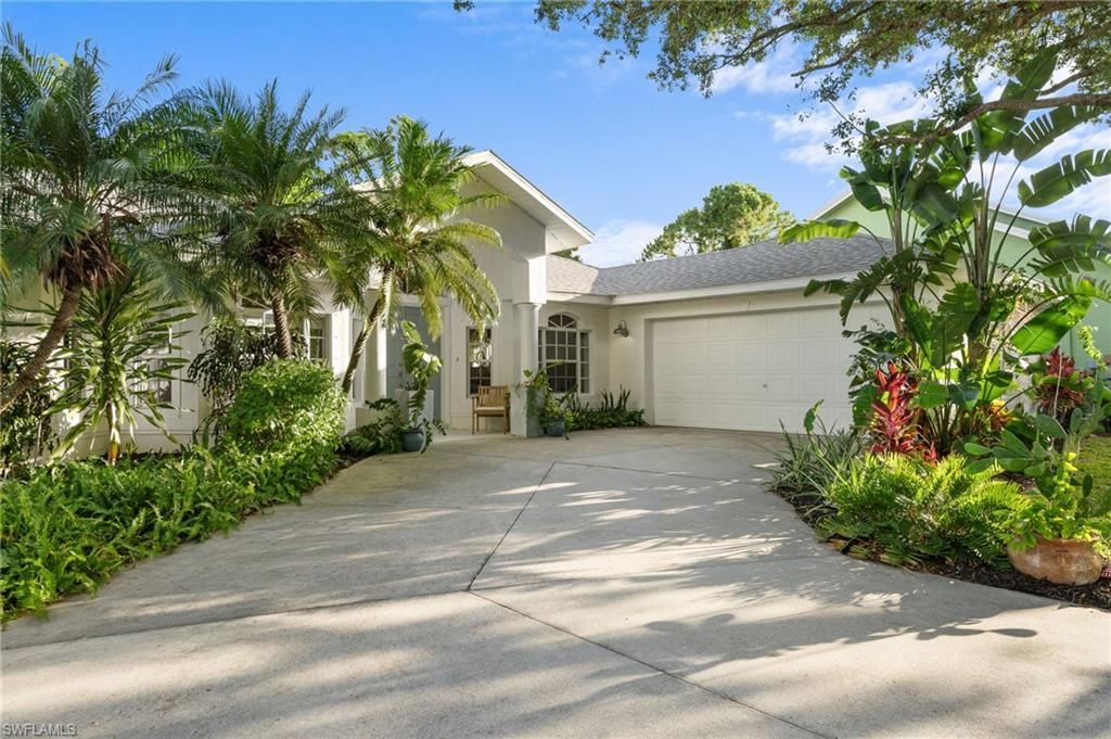 20 Heritage WAY, Naples, FL 34110