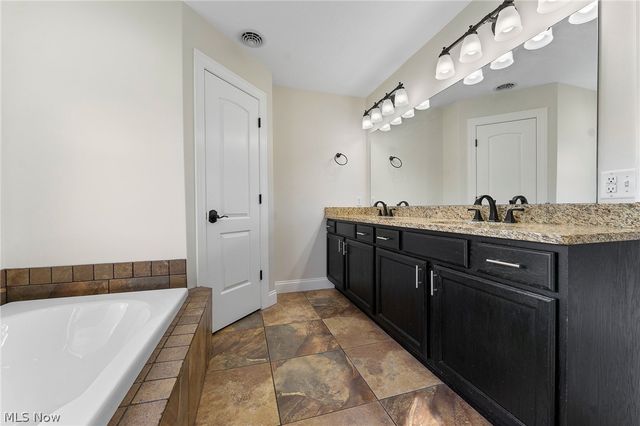 524 Berklee Drive, Poland, OH 44514