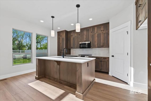 4223 Tropic Way, Caldwell, ID 83607