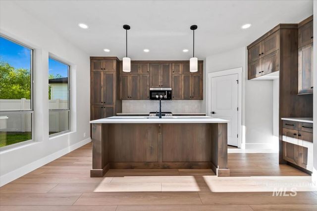 4223 Tropic Way, Caldwell, ID 83607
