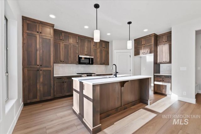 4223 Tropic Way, Caldwell, ID 83607