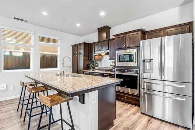 2523 Legacy Drive, Clovis, CA 93612