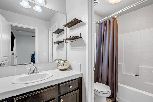 2523 Legacy Drive, Clovis, CA 93612