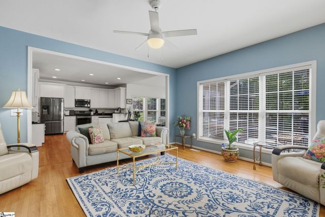 3 Chestnut Hill Place, Simpsonville, SC 29680