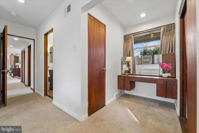 120 W ESSEX AVE, Lansdowne, PA 19050