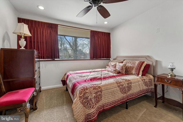 120 W ESSEX AVE, Lansdowne, PA 19050