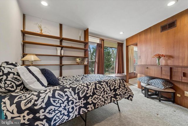 120 W ESSEX AVE, Lansdowne, PA 19050