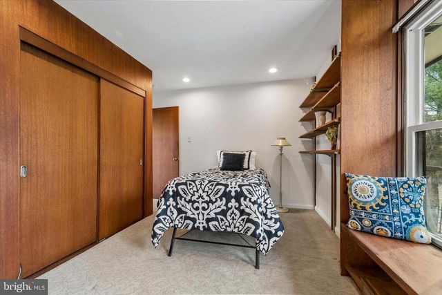 120 W ESSEX AVE, Lansdowne, PA 19050