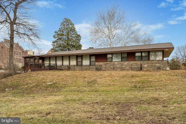 120 W ESSEX AVE, Lansdowne, PA 19050