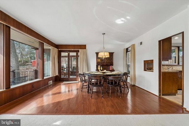 120 W ESSEX AVE, Lansdowne, PA 19050