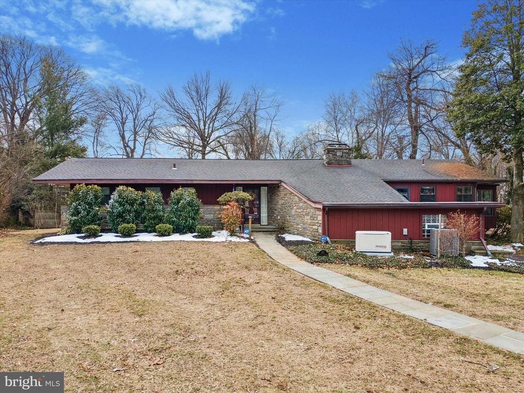 120 W ESSEX AVE, Lansdowne, PA 19050