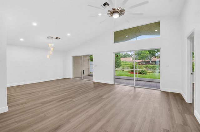 5891 Royal Isles Boulevard, Boynton Beach, FL 33437